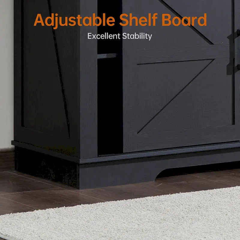 Credenza Buffet Stile Rustico, Nero/Bianco, Porta Scorrevole a Granaio, 3 Cassetti, Portabottiglie e Portacalici, Uso per 1-2 Persone